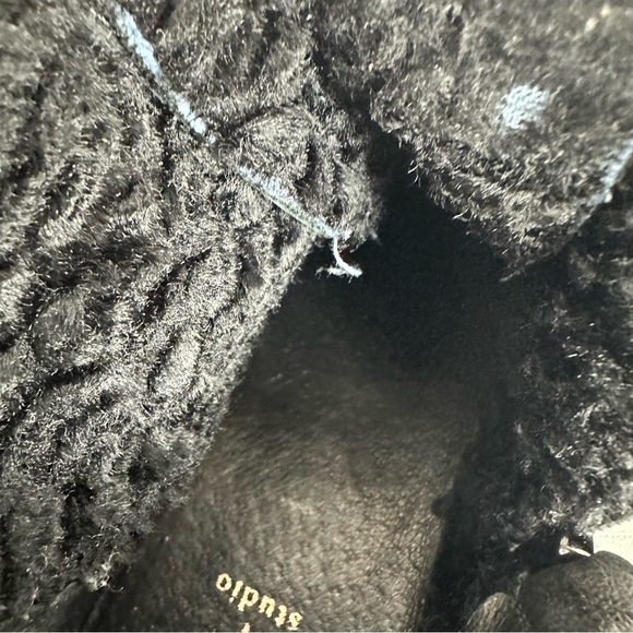 Black Suede Studio size 8 Black Lace Up Buckle Faux Sheep Fur Lined Combat Boot - Picture 15 of 15